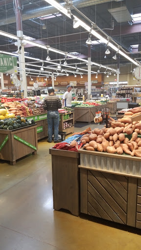 Grocery Store «Fresh Thyme Farmers Market - Omaha», reviews and photos, 14949 Evans Plaza, Omaha, NE 68116, USA