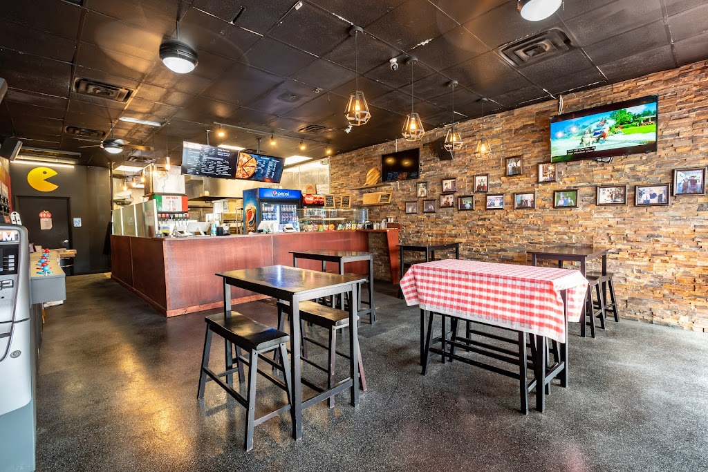 Lorenzo’s Pizzeria 33304