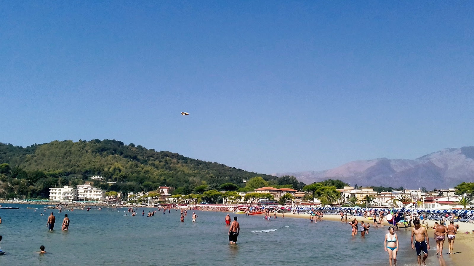 Photo of Scauri beach with very clean level of cleanliness