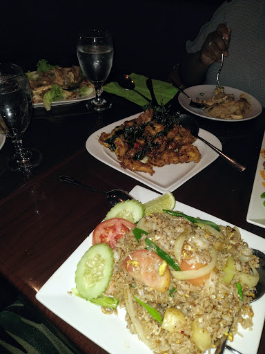 Shopping Mall «Parkway Square Shopping Center», reviews and photos, 16876 Southcenter Pkwy, Tukwila, WA 98188, USA