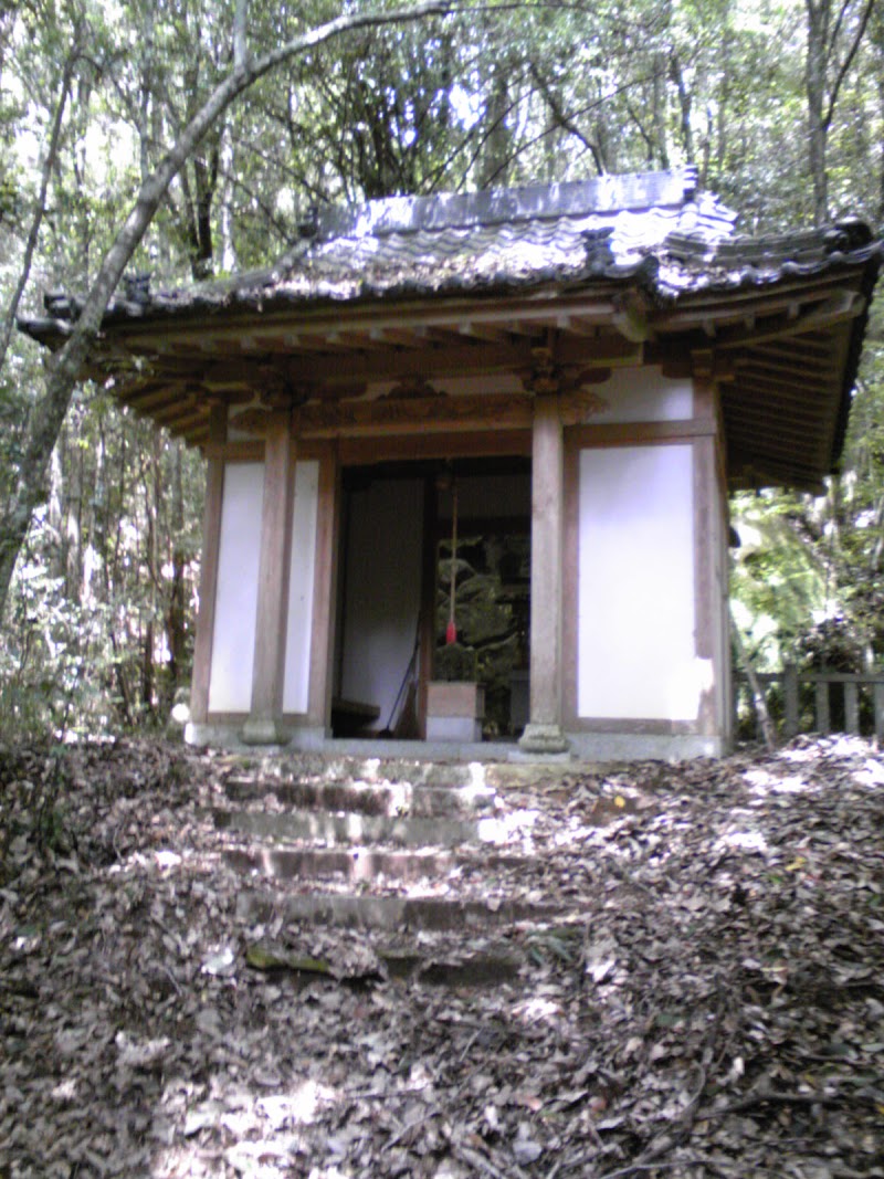 カサ神岩神社