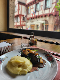 Plats et boissons du Restaurant de spécialités alsaciennes Brasserie Chez Hansi à Colmar - n°18