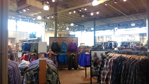 Clothing Store «L.L. Bean», reviews and photos, 1000 Ross Park Mall Dr, Pittsburgh, PA 15237, USA