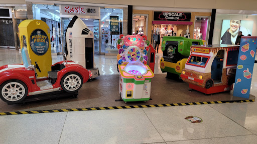 Shopping Mall «Oakland Mall», reviews and photos, 412 W 14 Mile Rd, Troy, MI 48083, USA