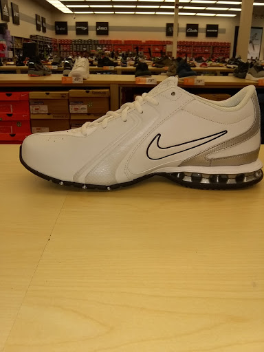 Sporting Goods Store «Academy Sports + Outdoors», reviews and photos, 4215 Jimmy Lee Smith Pkwy Suite 4, Hiram, GA 30141, USA