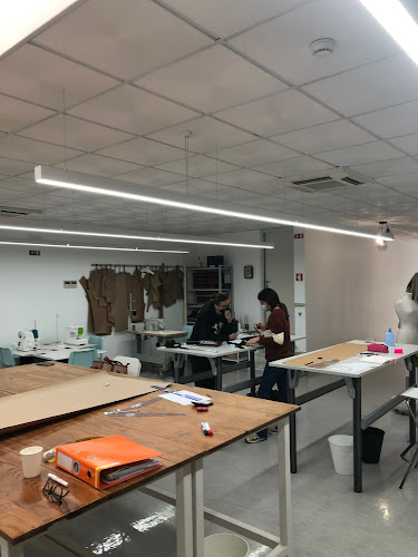 Escola de costura e design | Atelier de Costura - Traços e Pontos - Loures