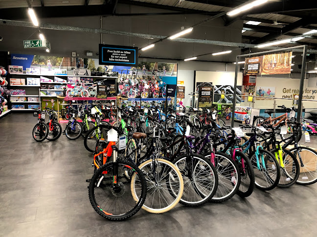 Comments and reviews of Halfords - Telford