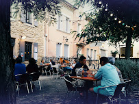Atmosphère du Restaurant Les Acacias à Uchaux - n°4