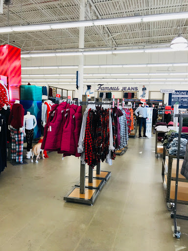 Clothing Store «Old Navy», reviews and photos, 141 Tuckahoe Rd, Sewell, NJ 08080, USA
