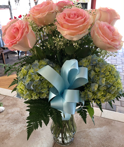 Florist «Roses Just Because/Hub Florist Of Lutz», reviews and photos, 18721 N Dale Mabry Hwy, Lutz, FL 33548, USA