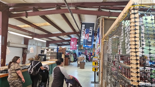 Shelby County Flea Market, 820 Buck Creek Rd, Simpsonville, KY 40067, USA, 