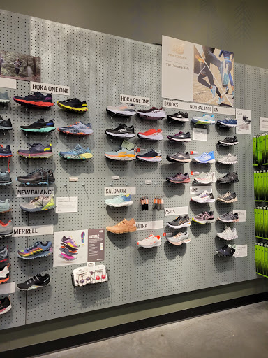 Outdoor Sports Store «REI», reviews and photos, 161 Town Square Pl, King of Prussia, PA 19406, USA