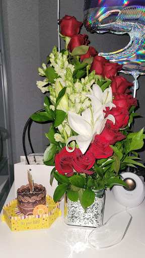 Florist «J & J Flowers and Gifts Shop», reviews and photos, 8366 Pines Blvd, Pembroke Pines, FL 33024, USA