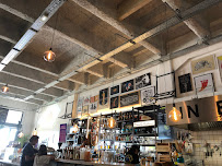 Intérieur du Restaurant Deus Ex Machina Bordeaux - The Hangar of Tenacity - n°20