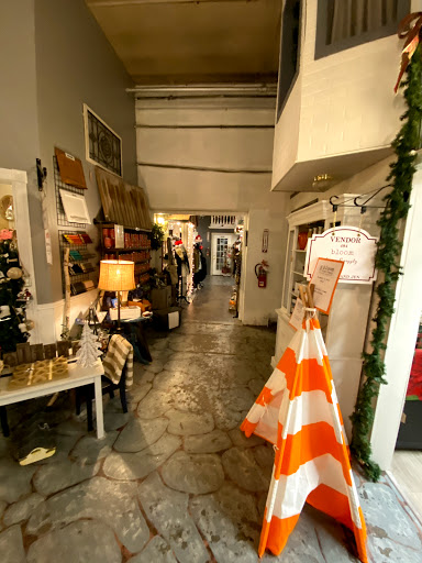 Antique Store «Logan Village Mall», reviews and photos, 977 Logan St, Noblesville, IN 46060, USA