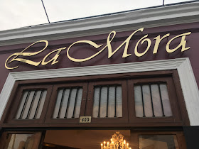La Mora Pastelería & Café