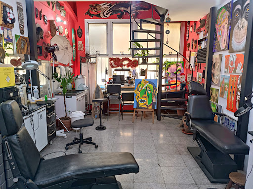 Logo da empresa - Vavá Tattoo Studio