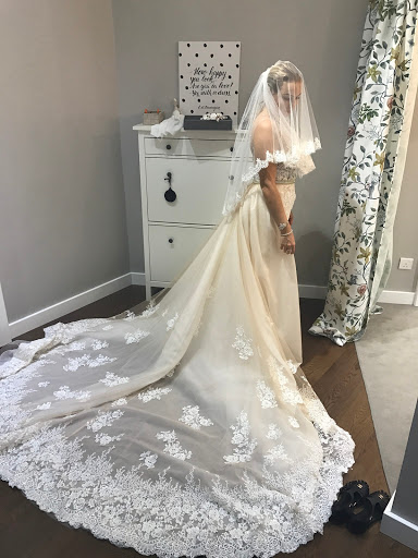 Second hand wedding dresses stores Dubai