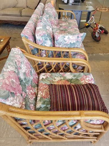 Thrift Store «The Salvation Army Family Store & Donation Center», reviews and photos, 6715 Dempster St, Morton Grove, IL 60053, USA