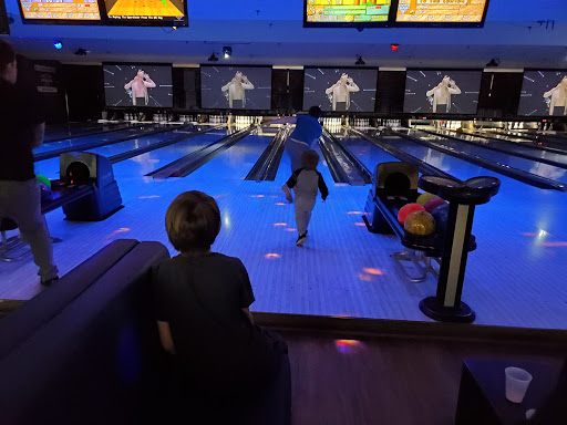 Bowling Alley «St. Charles Bowl», reviews and photos, 2520 W Main St, St Charles, IL 60175, USA