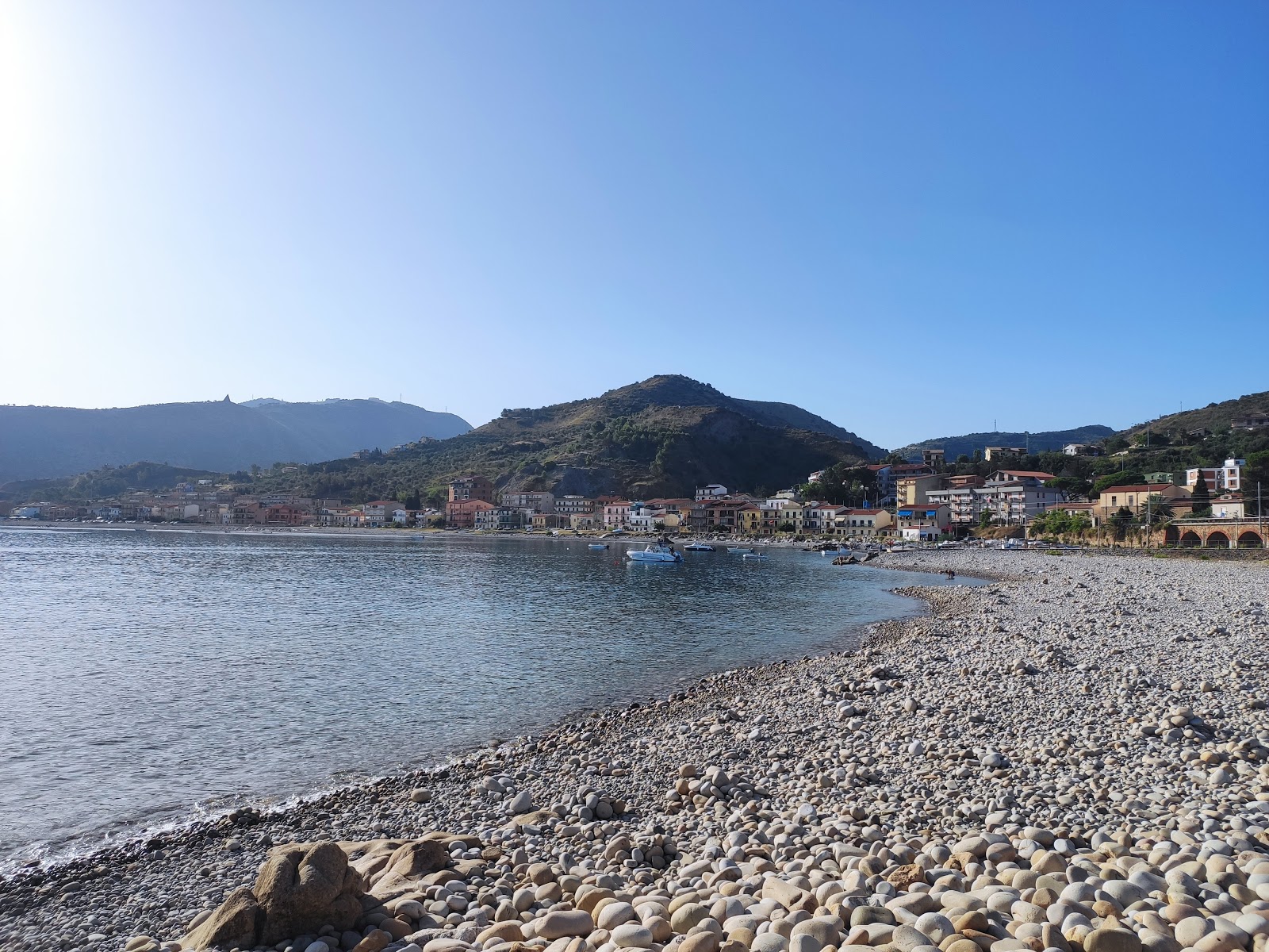 Lampare beach'in fotoğrafı turkuaz saf su yüzey ile