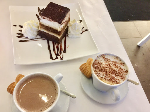 Italian Restaurant «Trattoria Express», reviews and photos, 3 Wake Robin Rd, Lincoln, RI 02865, USA