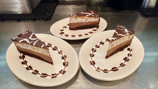 Restaurant «The Cheesecake Factory», reviews and photos, 1 Maple Ave, White Plains, NY 10601, USA