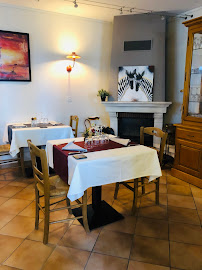 Atmosphère du Restaurant français Le Relais de Sully à Gluiras - n°7