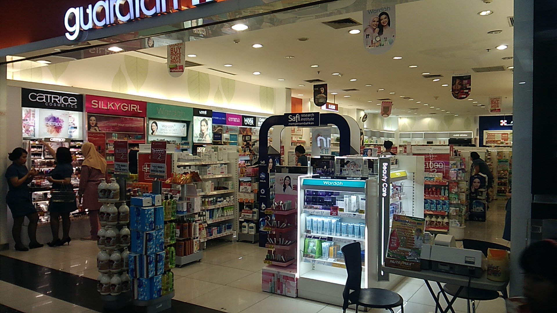 Gambar Guardian - Buaran Plaza