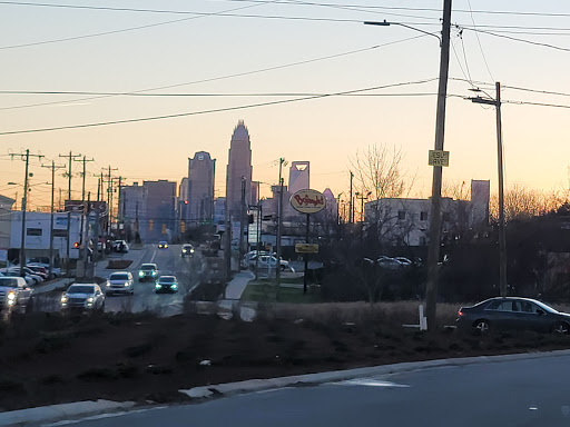 Used Car Dealer «La Reina Autos», reviews and photos, 2627 N Tryon St, Charlotte, NC 28206, USA