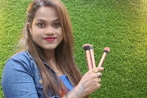 Anu's makeup & hair image