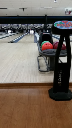 Bowling Alley «Freeway Lanes of Parma», reviews and photos, 12859 Brookpark Rd, Cleveland, OH 44130, USA