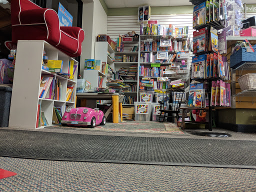 Shopping Mall «Miracle Mile Shopping Center», reviews and photos, Minnesota 100, St Louis Park, MN 55416, USA