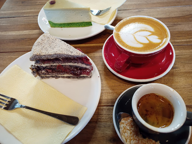 Comentarii opinii despre Mountex Presszó