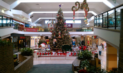 Shopping Mall «Merle Hay Mall», reviews and photos, 3800 Merle Hay Rd, Des Moines, IA 50310, USA