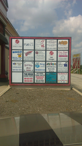 Outlet Store «VF Outlet», reviews and photos, 1124 Fashion Ridge Rd, Dry Ridge, KY 41035, USA