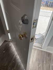 KeyMe Locksmiths - Photo 5 - Car repair in Friendswood, TX, Pasadena