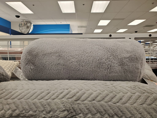 Clothing Store «Ross Dress for Less», reviews and photos, 1316 Butterfield Rd, Downers Grove, IL 60515, USA