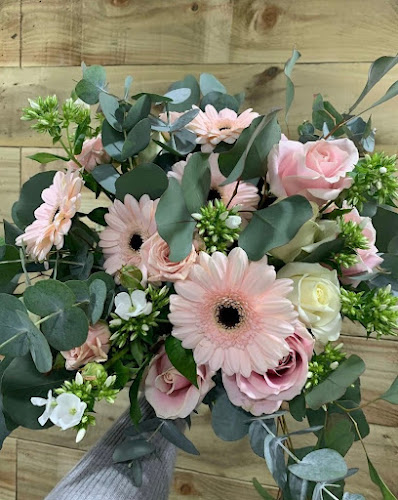 Reviews of Little Gem's Flowers in Swindon - Florist