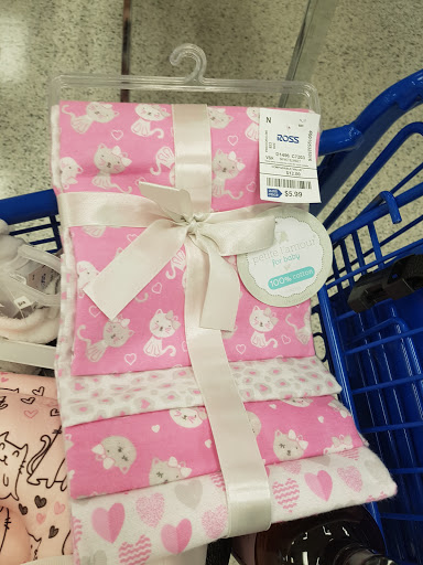 Clothing Store «Ross Dress for Less», reviews and photos, 201 University Oaks Blvd, Round Rock, TX 78664, USA