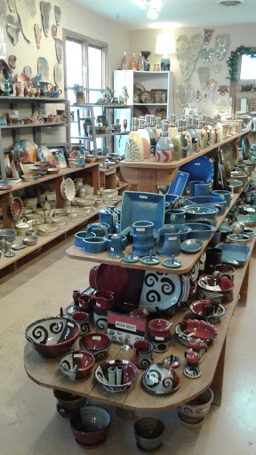 Pottery Store «Mississippi Mud Pottery», reviews and photos, 310 E Broadway, Alton, IL 62002, USA