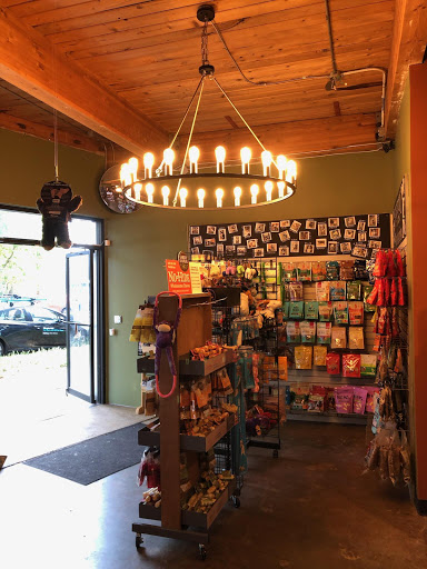 Pet Supply Store «Petapoluza Pet Supply & Grooming», reviews and photos, 114 N 36th St, Seattle, WA 98103, USA