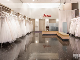 Amiga Bridal store