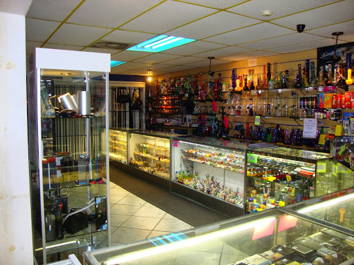 Tobacco Shop «Recked Smoke Shop», reviews and photos, 8216 W Waters Ave, Tampa, FL 33615, USA