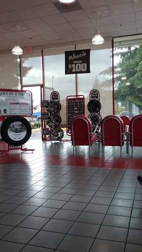Tire Shop «Discount Tire Store - Everett, WA», reviews and photos, 8125 Evergreen Way, Everett, WA 98203, USA