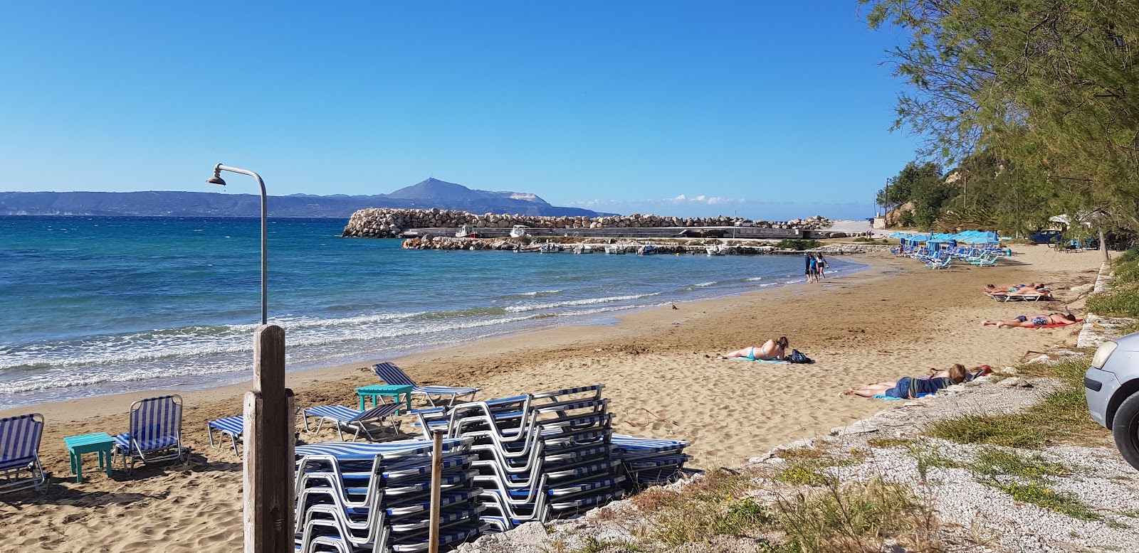 Foto de Almirida beach e sua bela paisagem