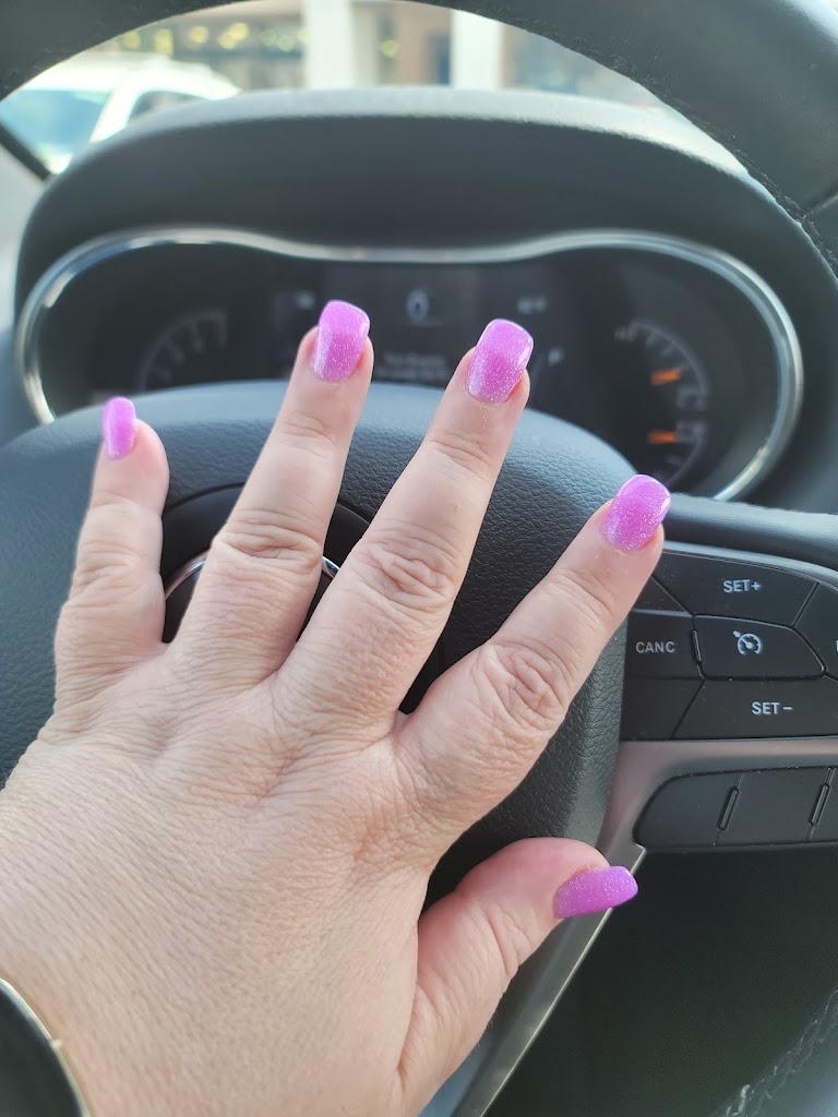 The Best Nails Salon 19090
