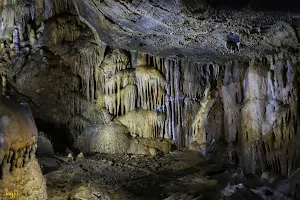 Peștera Dechen image