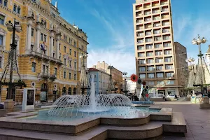 Adriatic Square Fountain image