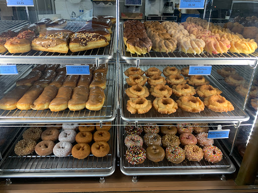 Donut Shop «Lucky Donuts», reviews and photos, 140 SW 152nd St, Seattle, WA 98166, USA